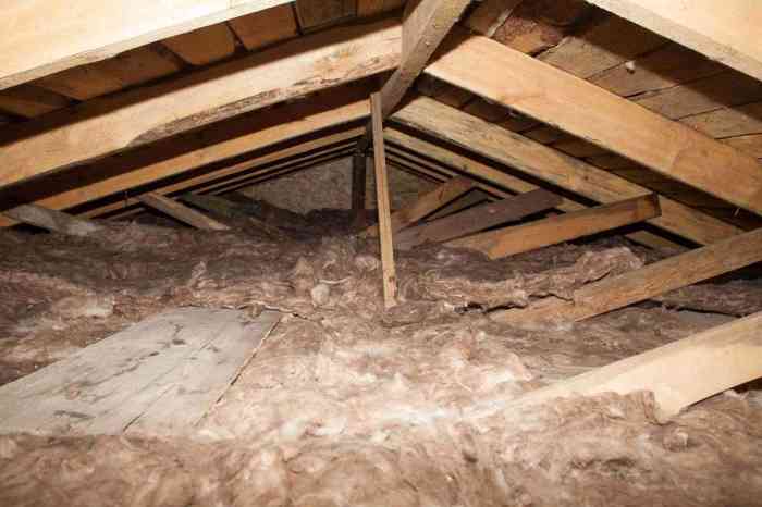 How much does it cost to replace insulation in attic
